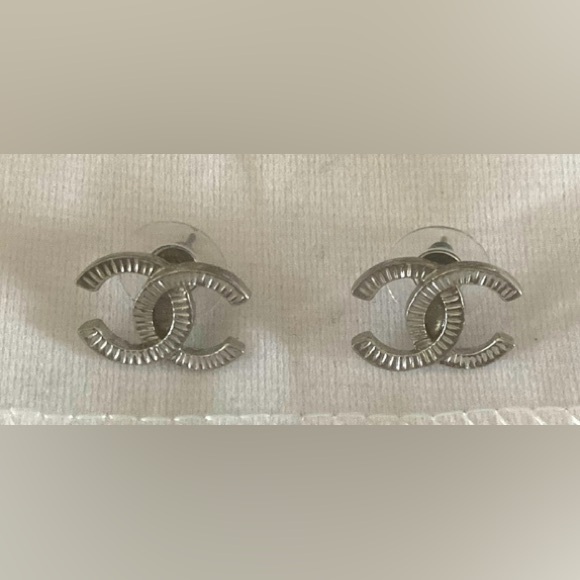 Chanel CC Earrings - Picture 1 of 7